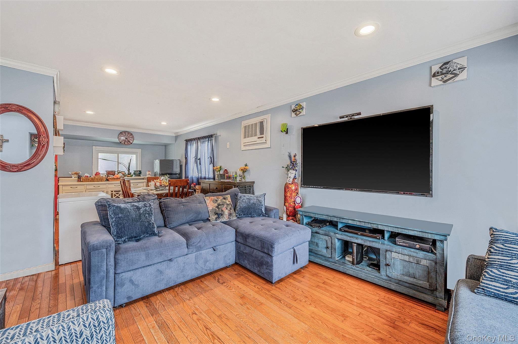 46 W Willow Street, Brentwood, NY 11717