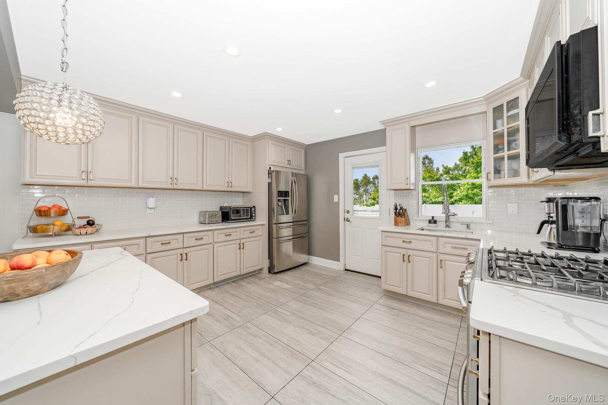 16 Downs Road, Hempstead, NY 11550