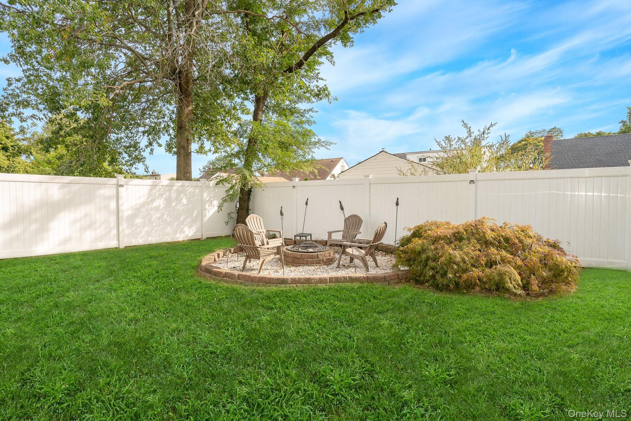 16 Downs Road, Hempstead, NY 11550