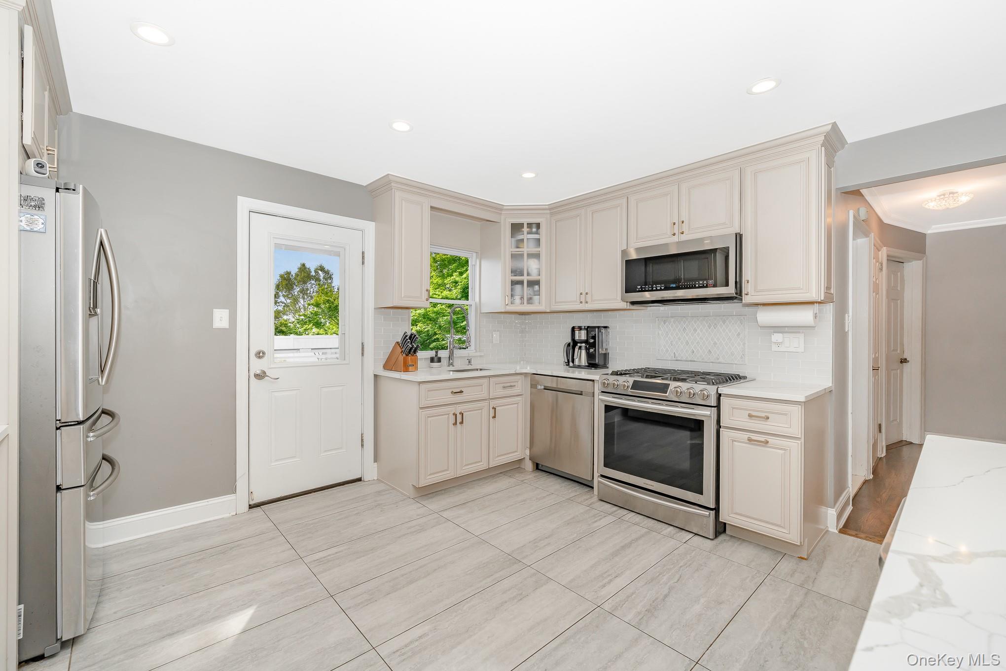 16 Downs Road, Hempstead, NY 11550