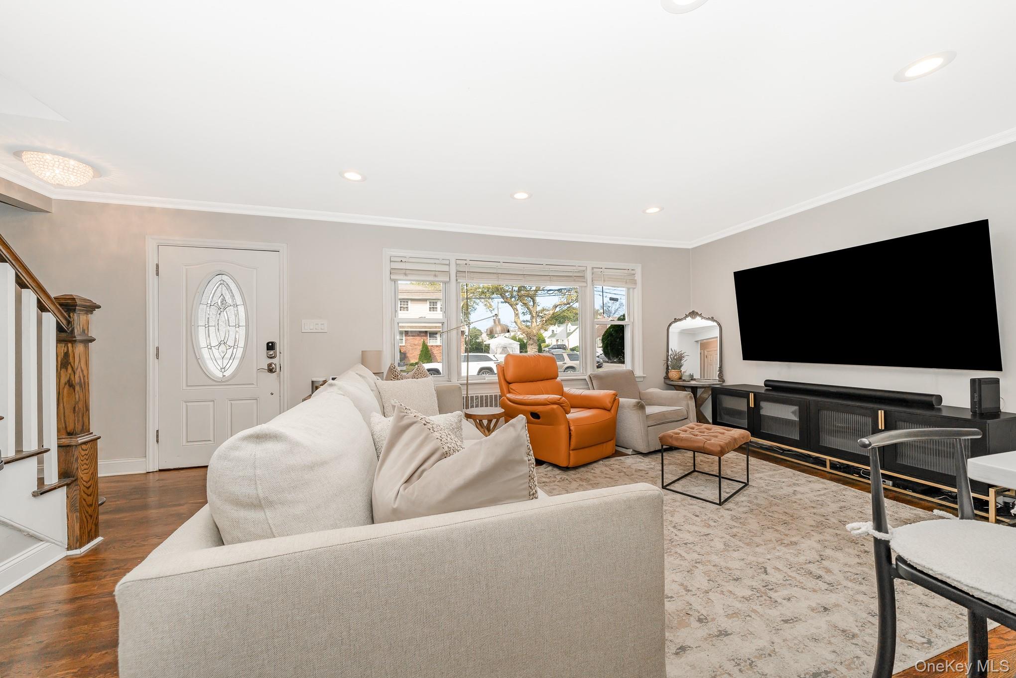 16 Downs Road, Hempstead, NY 11550