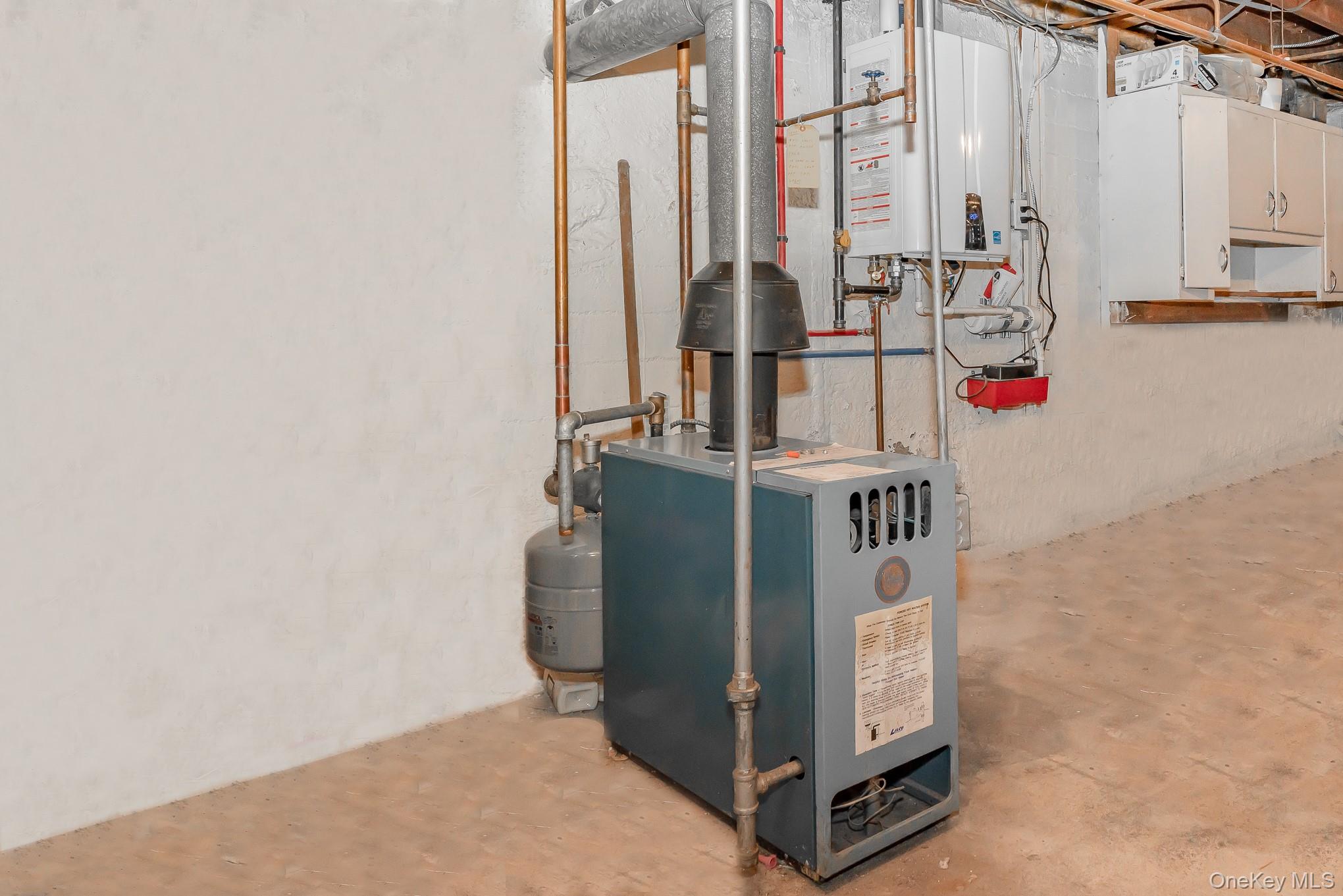 16 Downs Road, Hempstead, NY 11550