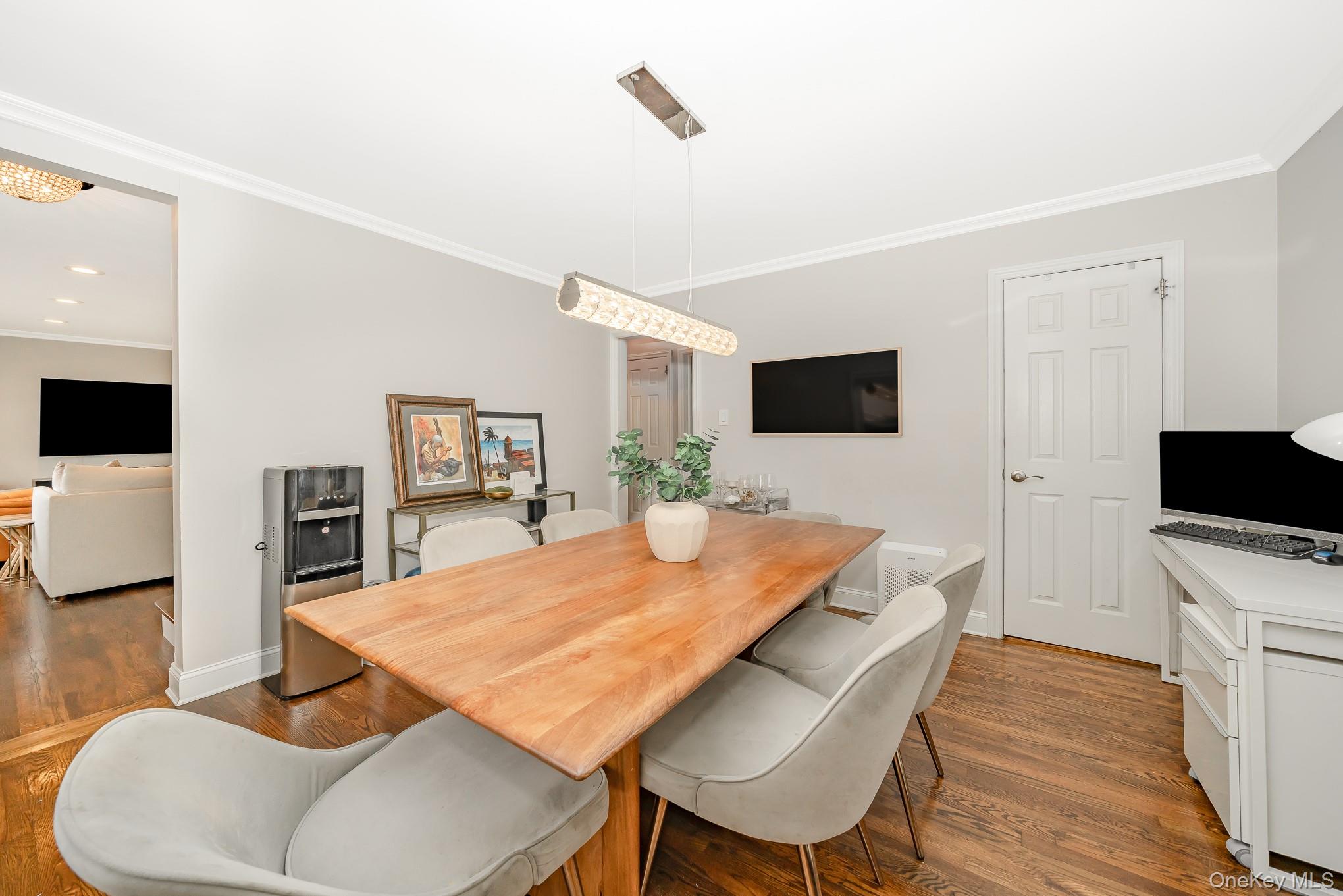 16 Downs Road, Hempstead, NY 11550