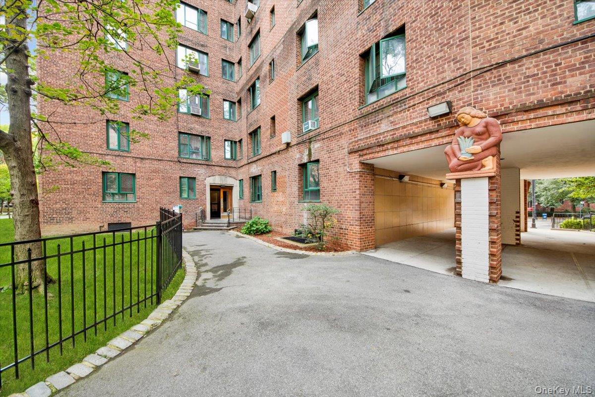 1651 Metropolitan Avenue # 3E, Bronx, NY 10462
