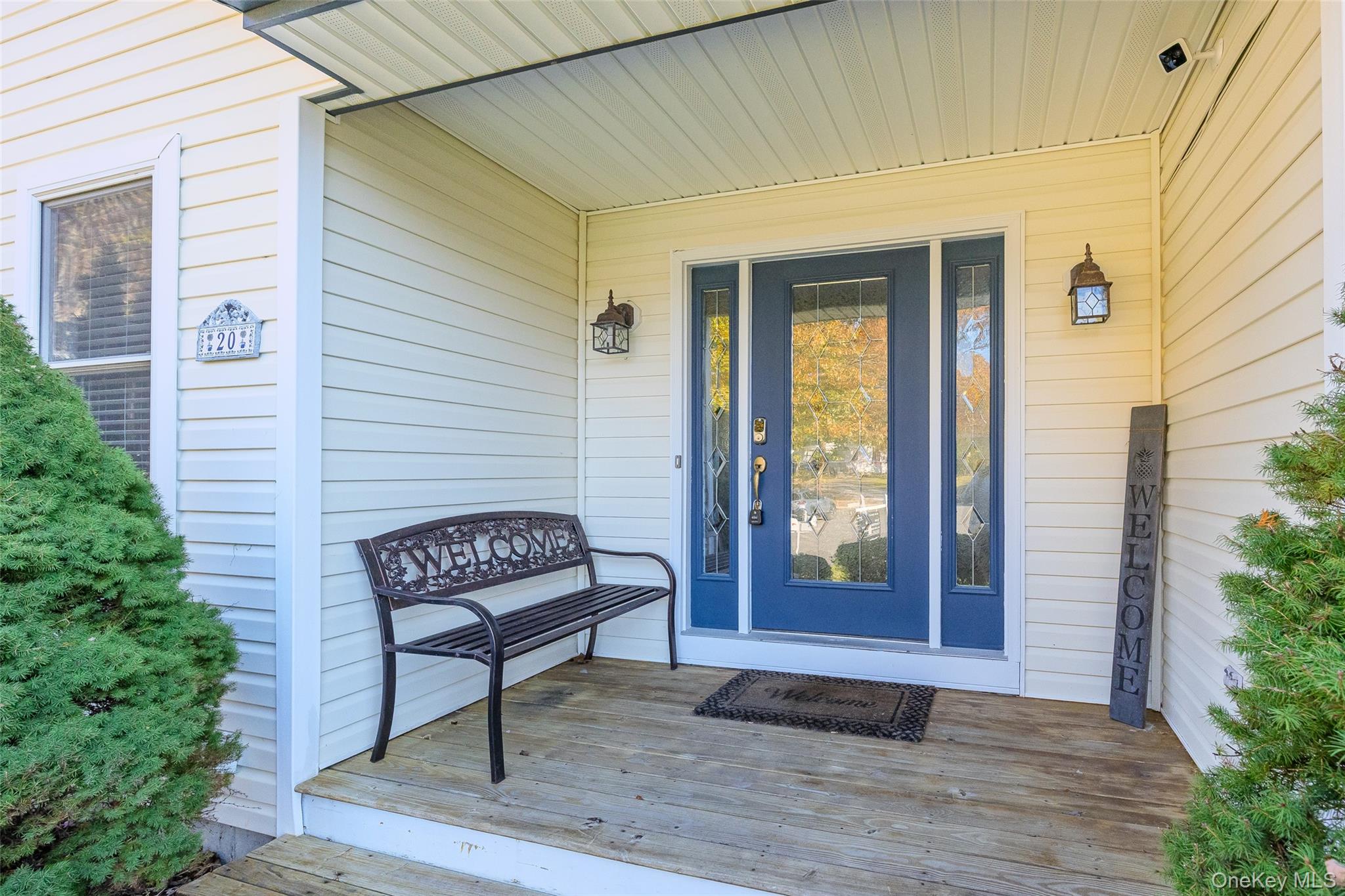 20 Tulip Court, Moriches, NY 11955