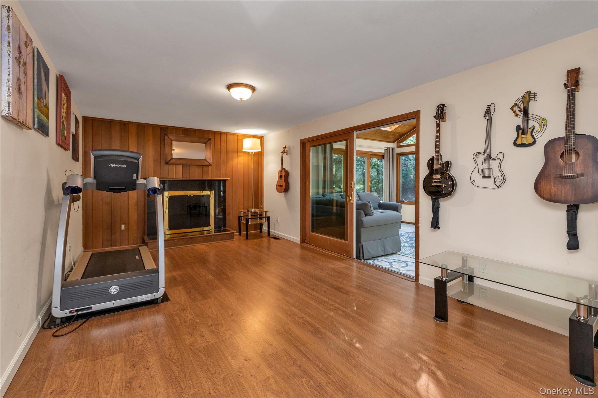 8 Monett Place, Greenlawn, NY 11740