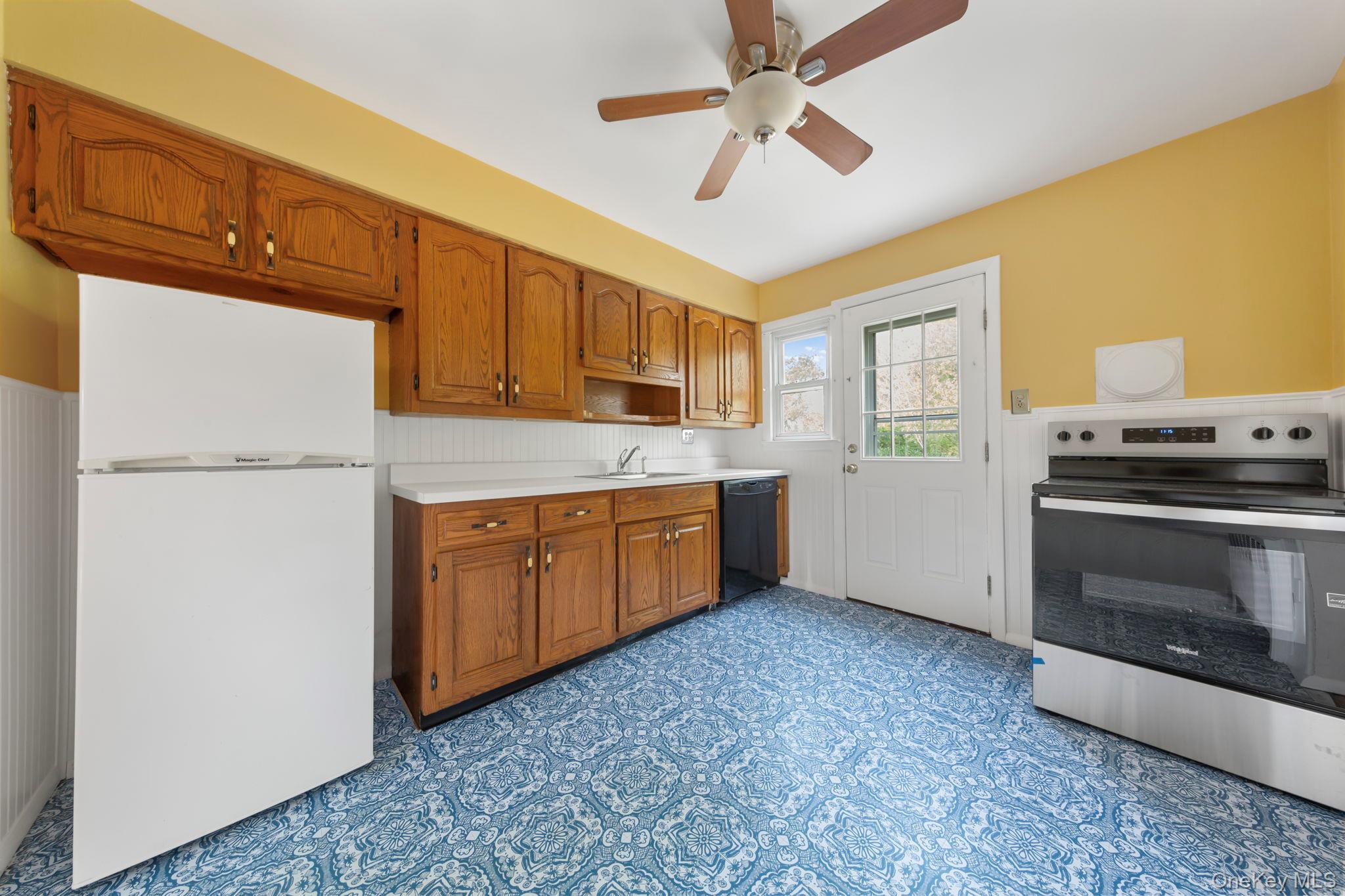 7 Washington Street, Hicksville, NY 11801