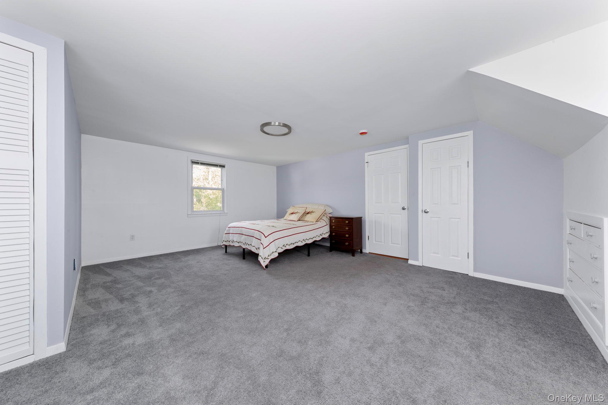 7 Washington Street, Hicksville, NY 11801