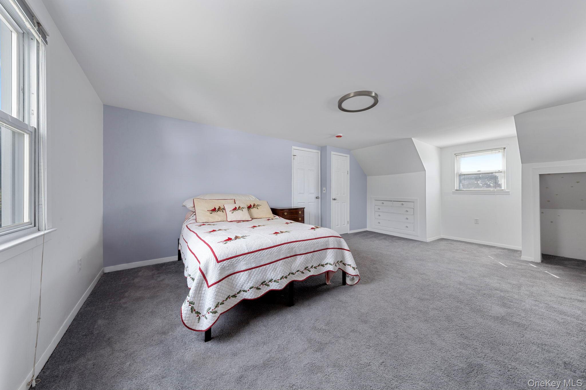 7 Washington Street, Hicksville, NY 11801