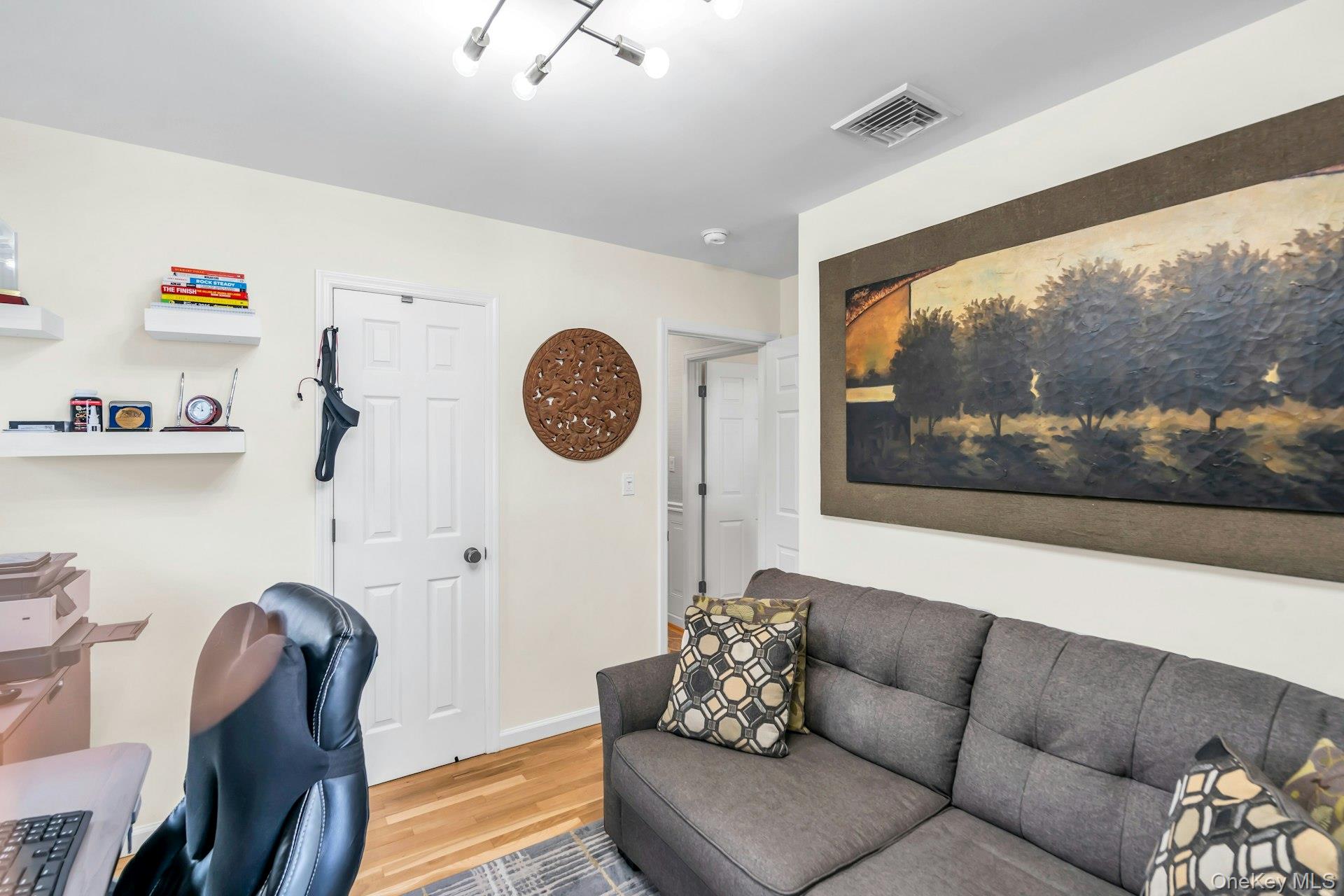 17 Wren Drive, Hauppauge, NY 11788