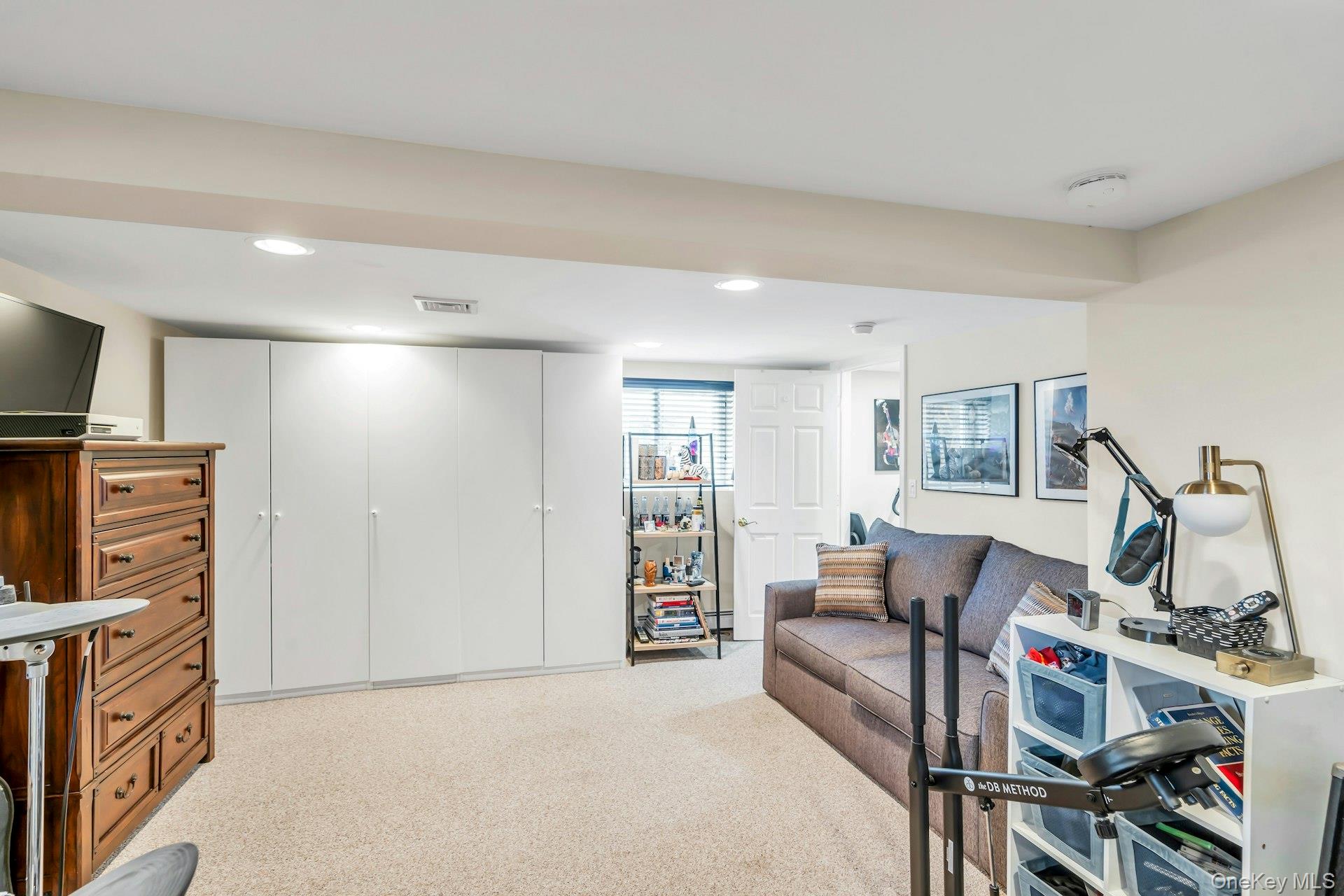 17 Wren Drive, Hauppauge, NY 11788