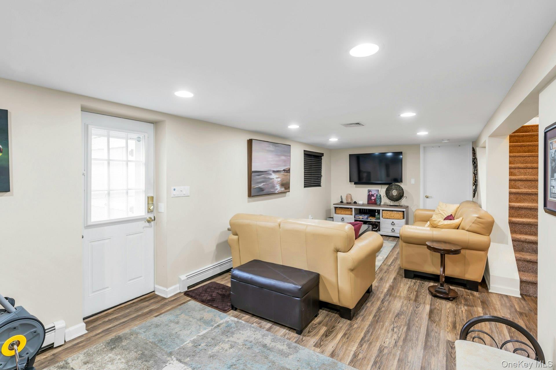 17 Wren Drive, Hauppauge, NY 11788