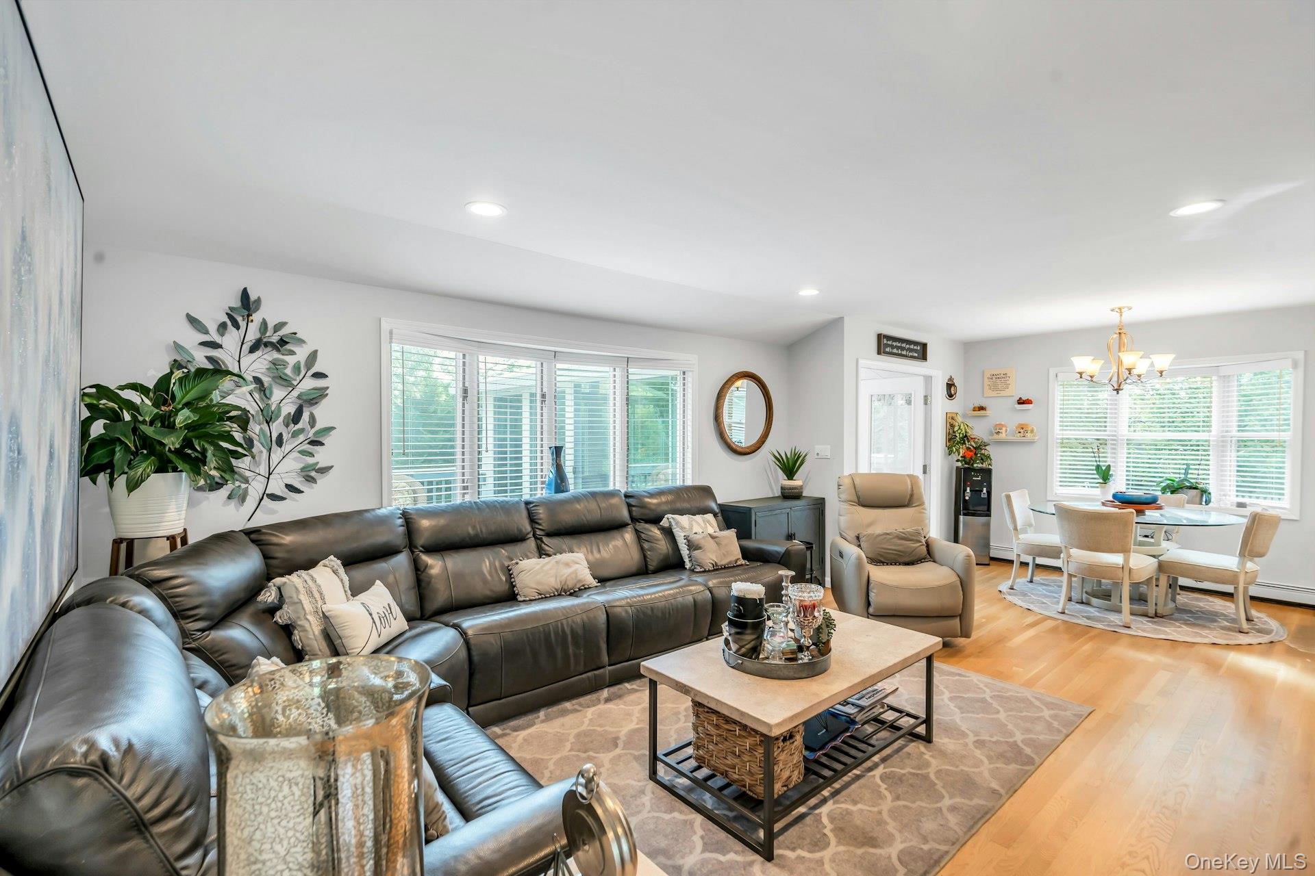 17 Wren Drive, Hauppauge, NY 11788