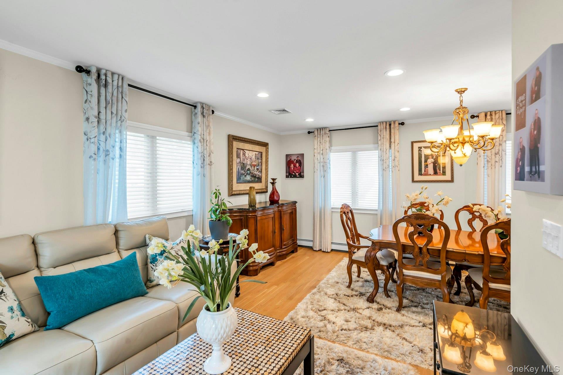 17 Wren Drive, Hauppauge, NY 11788