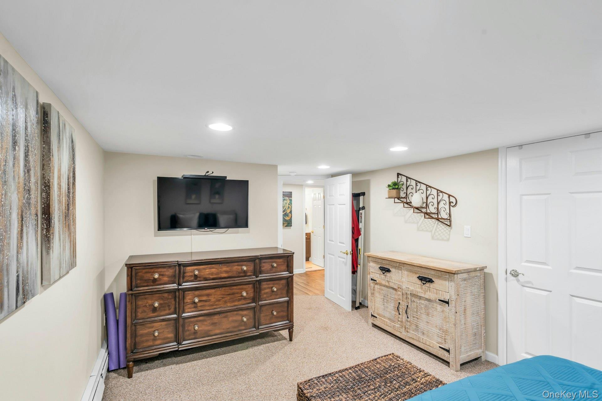 17 Wren Drive, Hauppauge, NY 11788