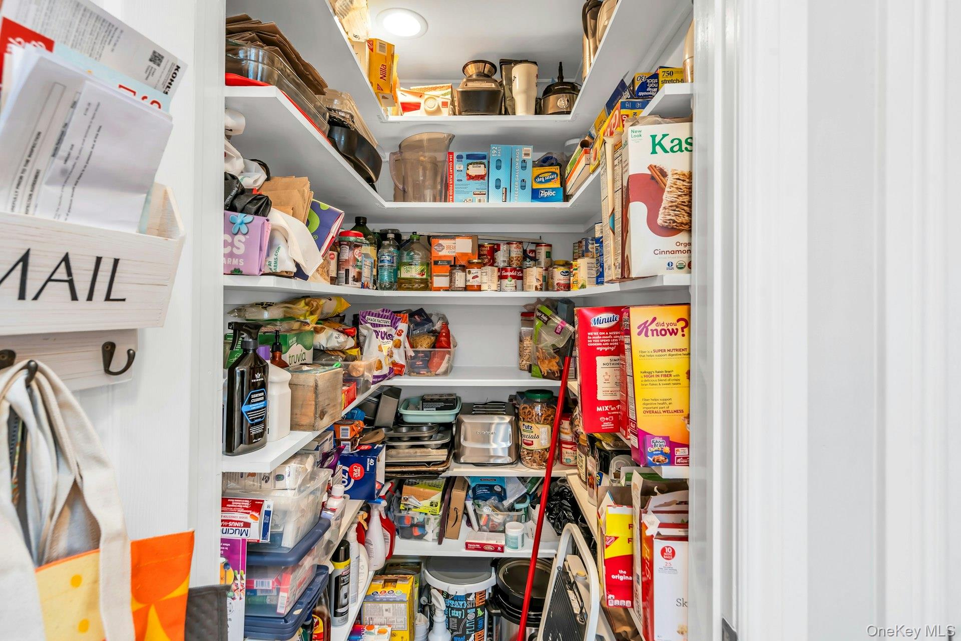 17 Wren Drive, Hauppauge, NY 11788