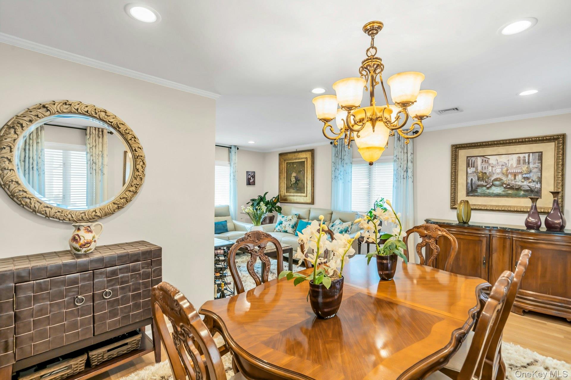 17 Wren Drive, Hauppauge, NY 11788