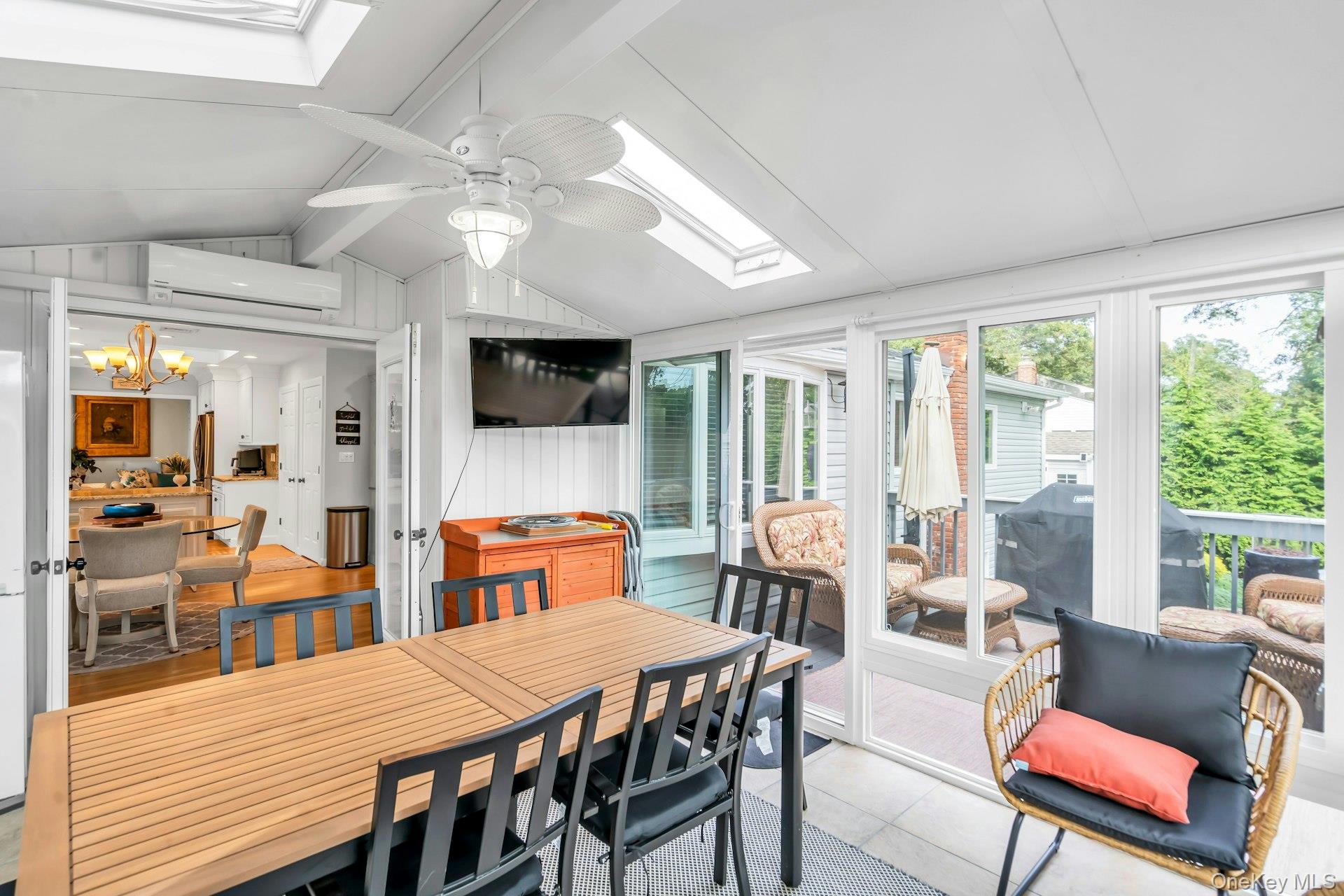 17 Wren Drive, Hauppauge, NY 11788