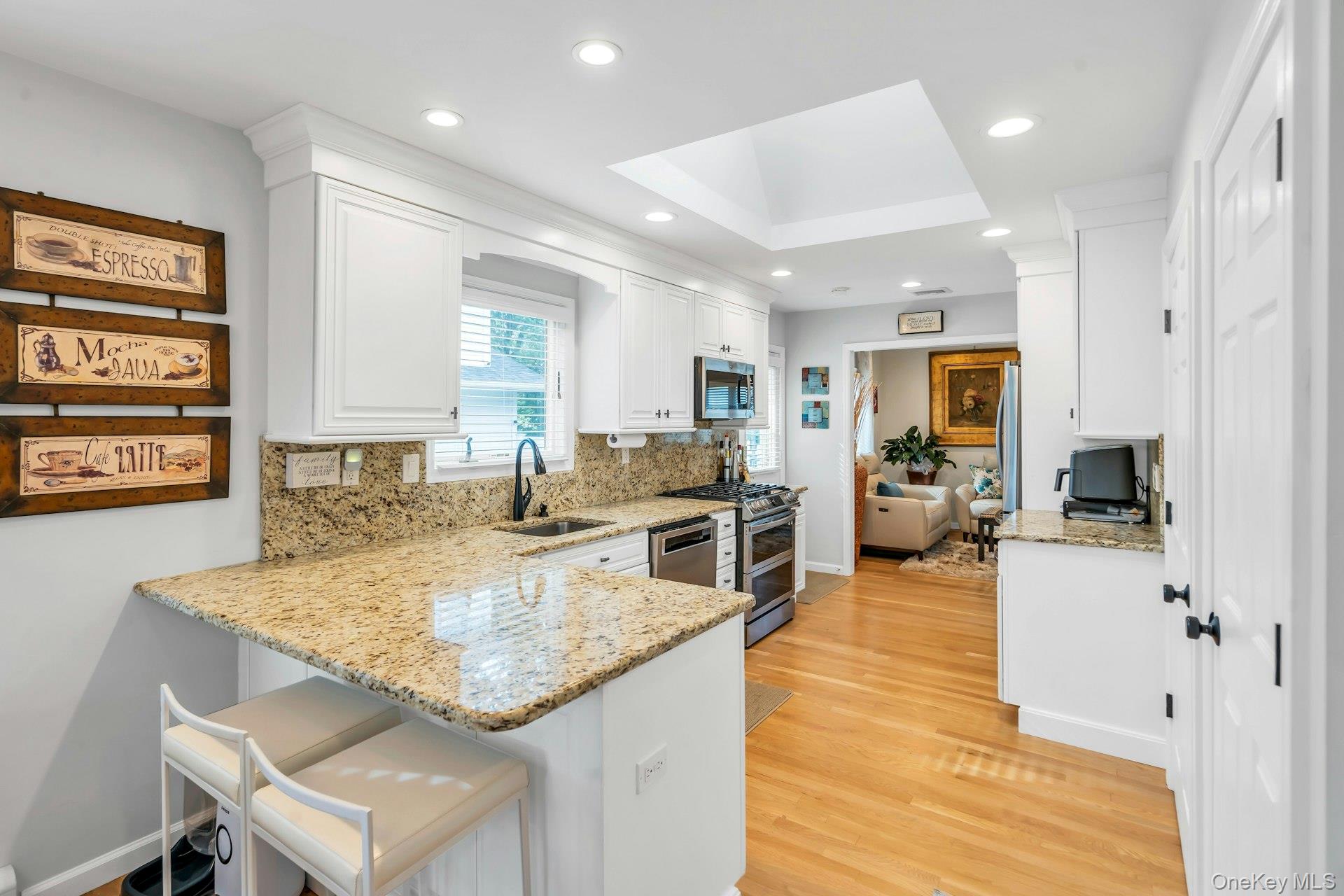 17 Wren Drive, Hauppauge, NY 11788