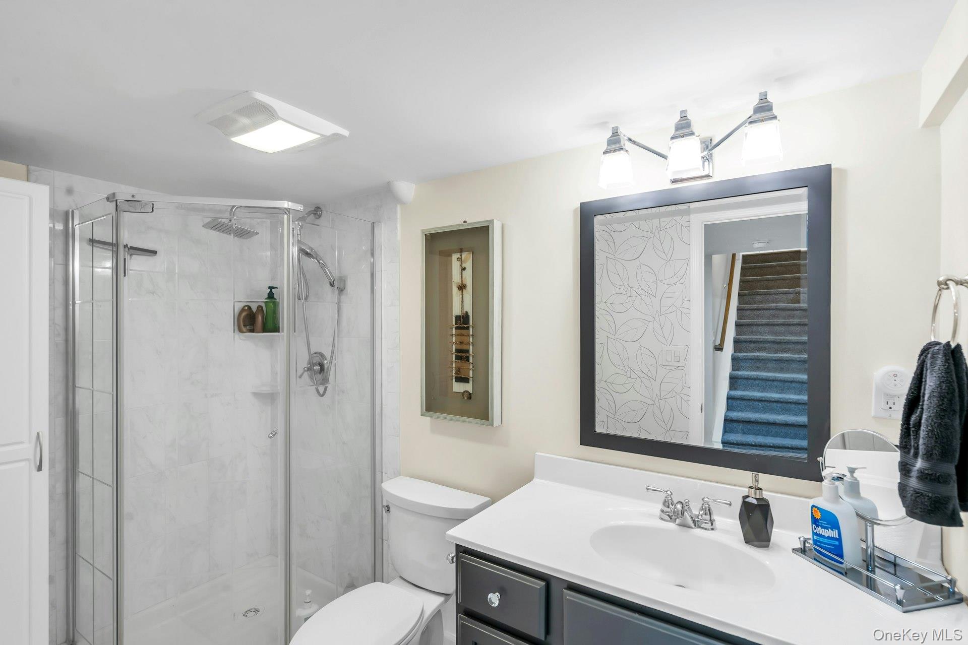 17 Wren Drive, Hauppauge, NY 11788