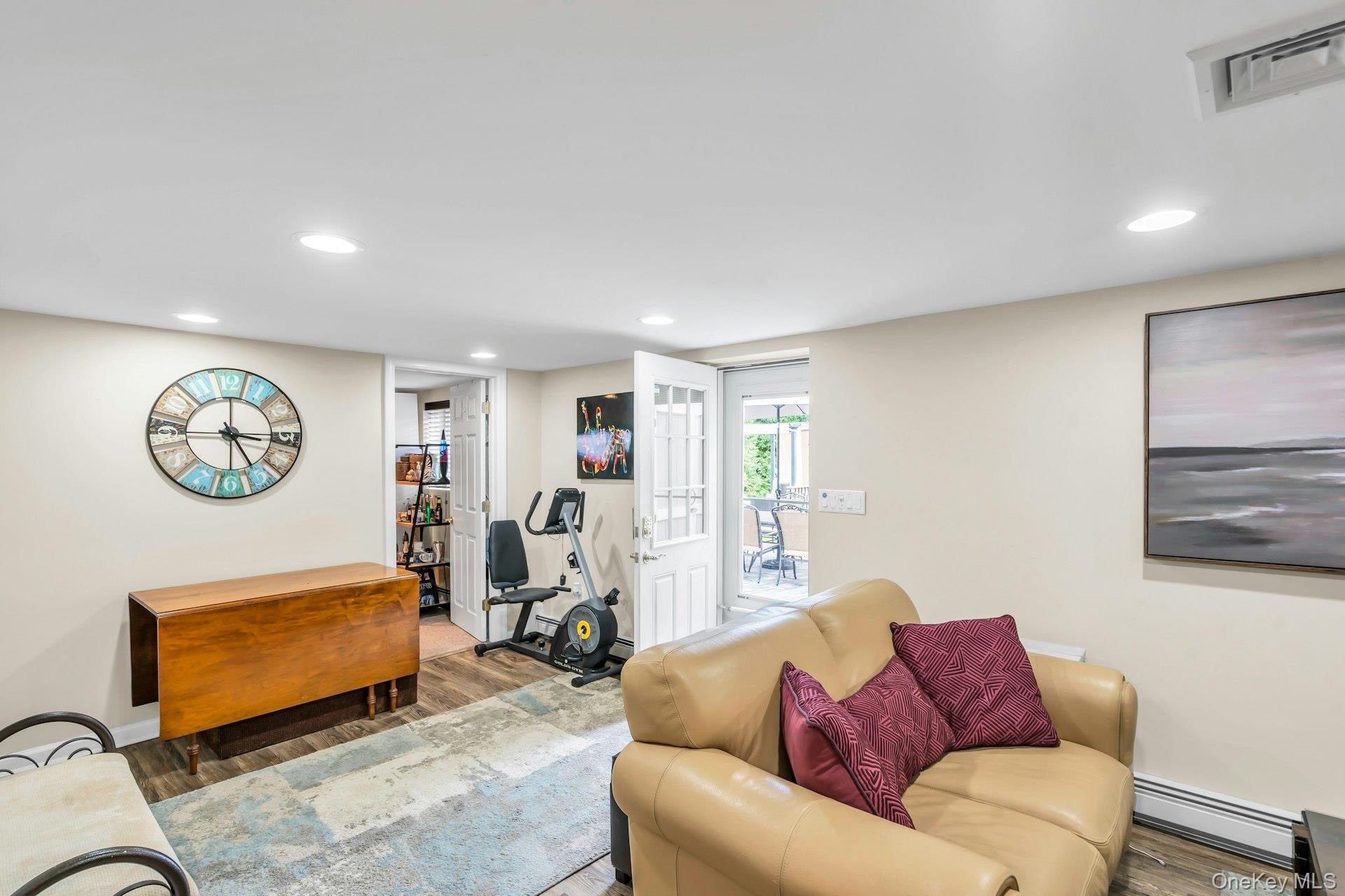 17 Wren Drive, Hauppauge, NY 11788