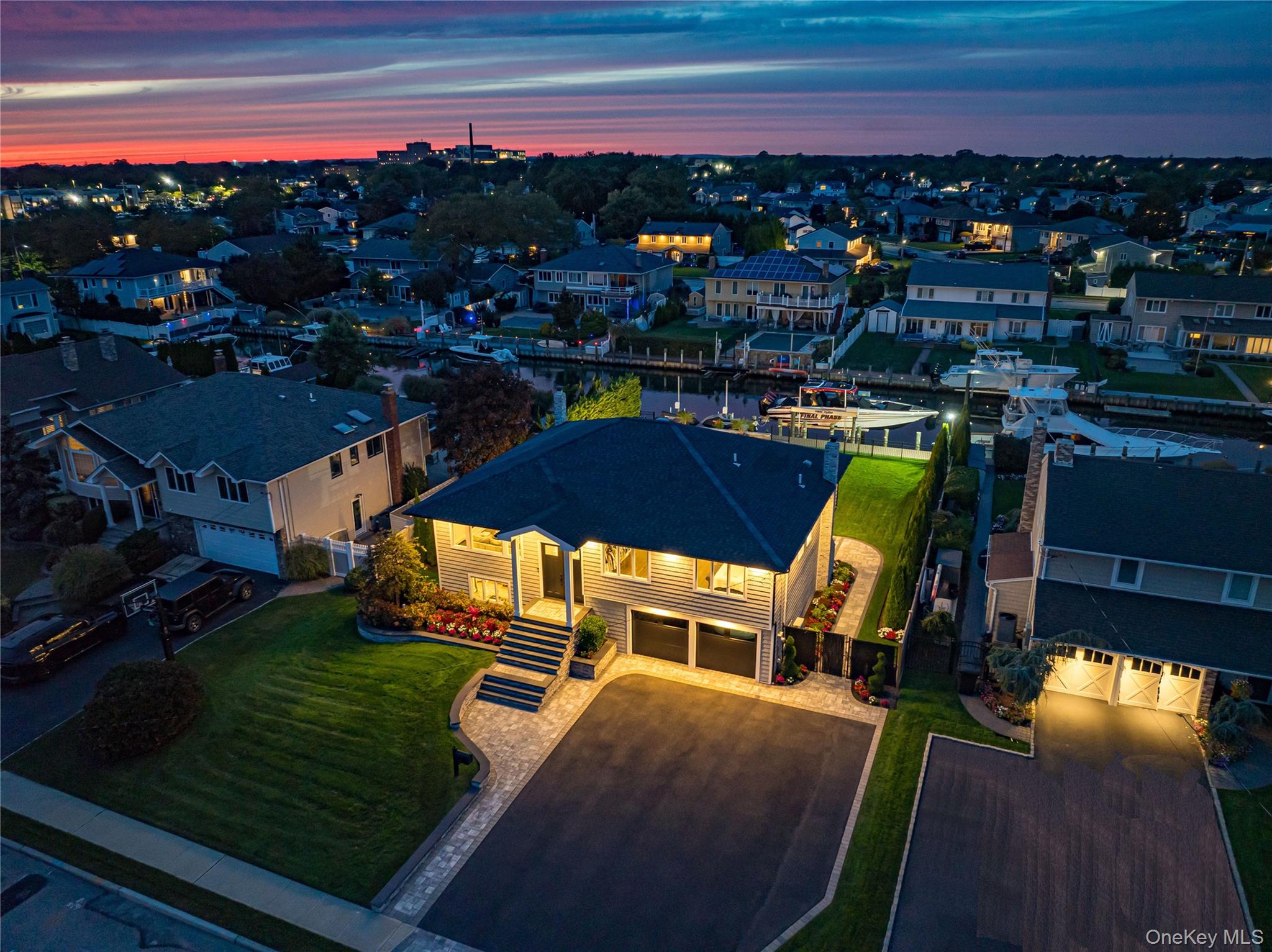 11 Dolphin Lane, West Islip, NY 11795