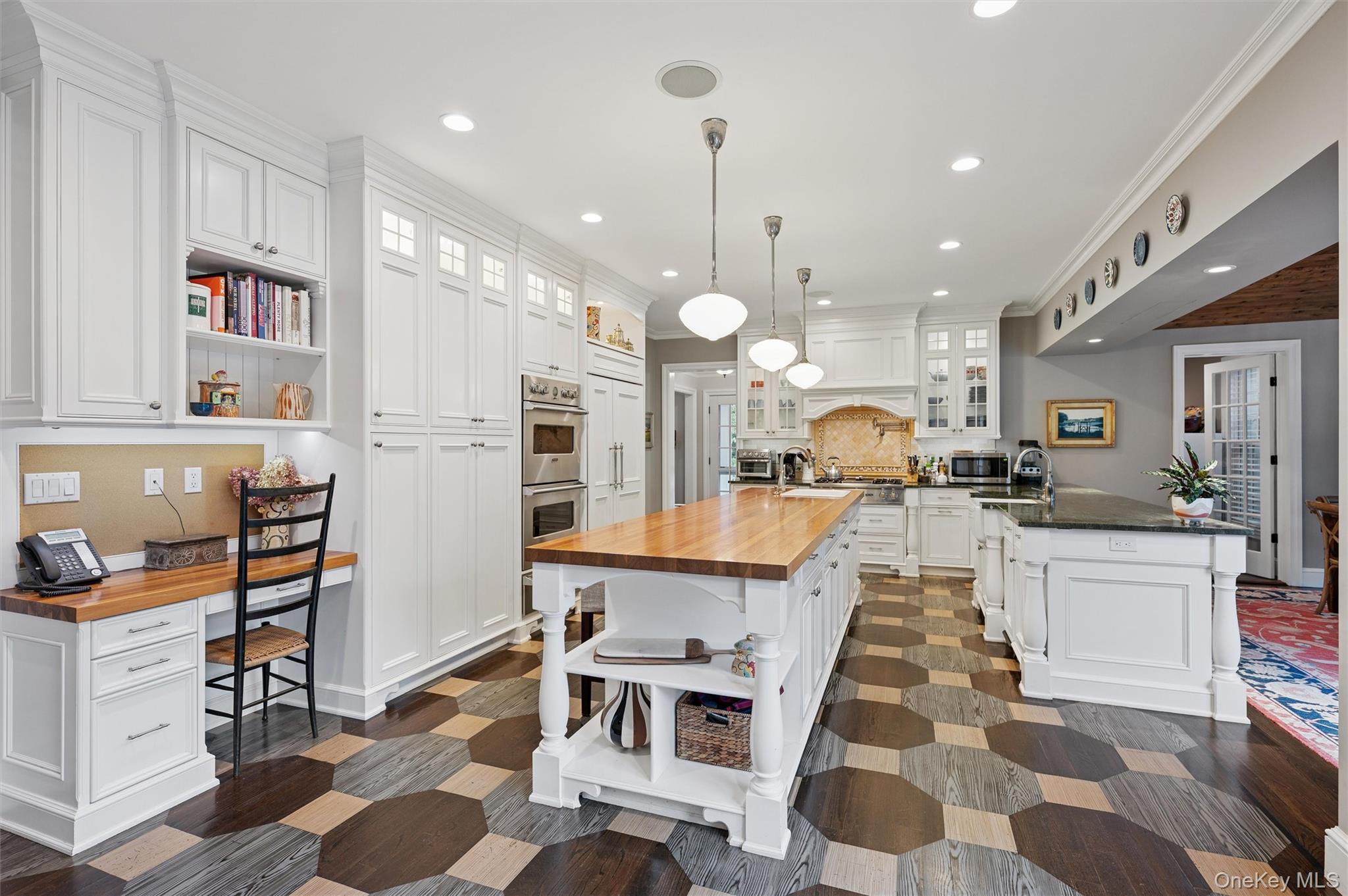 31 Paquatuck Avenue, East Moriches, NY 11940