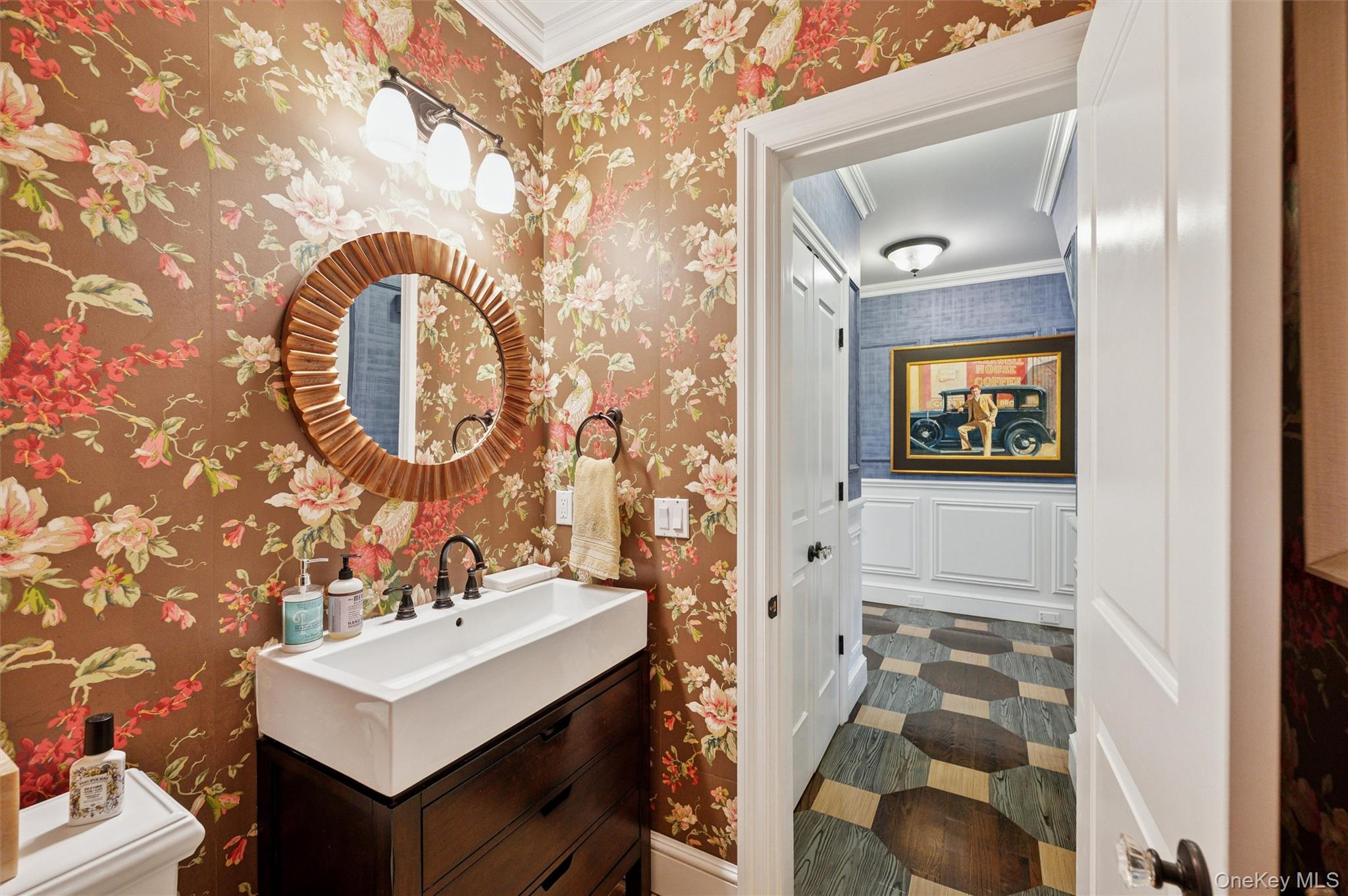 31 Paquatuck Avenue, East Moriches, NY 11940