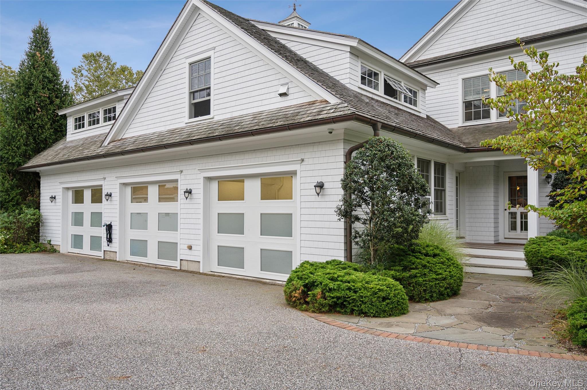 31 Paquatuck Avenue, East Moriches, NY 11940