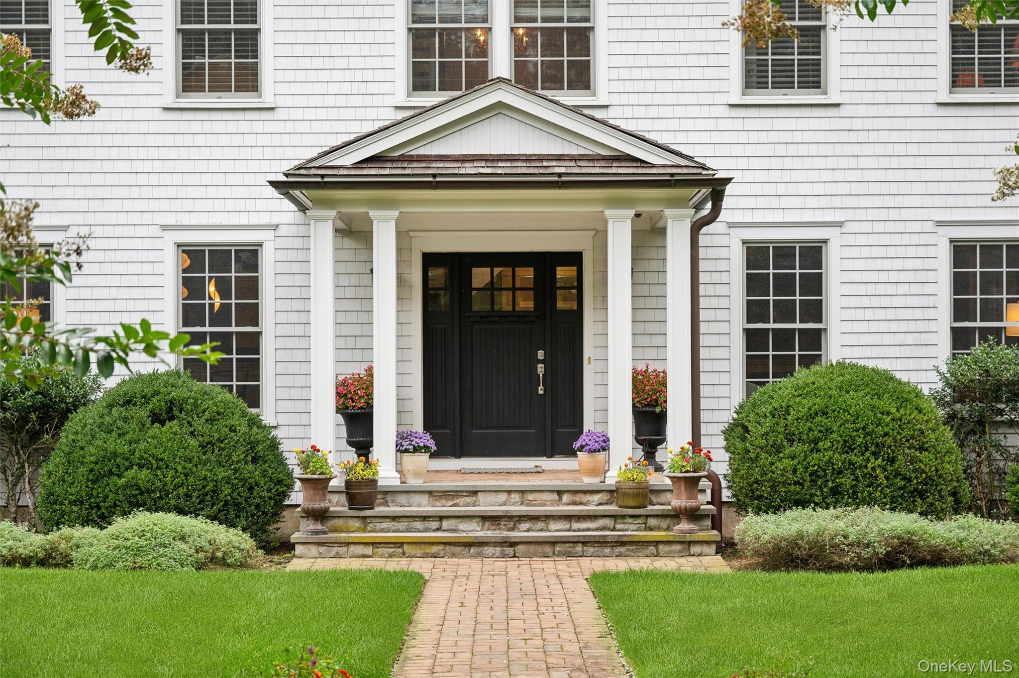 31 Paquatuck Avenue, East Moriches, NY 11940