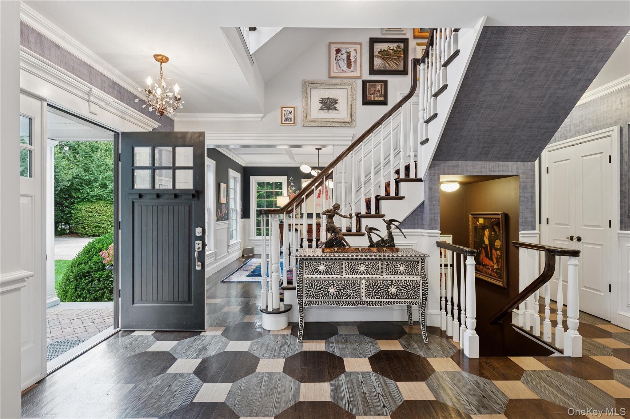 31 Paquatuck Avenue, East Moriches, NY 11940