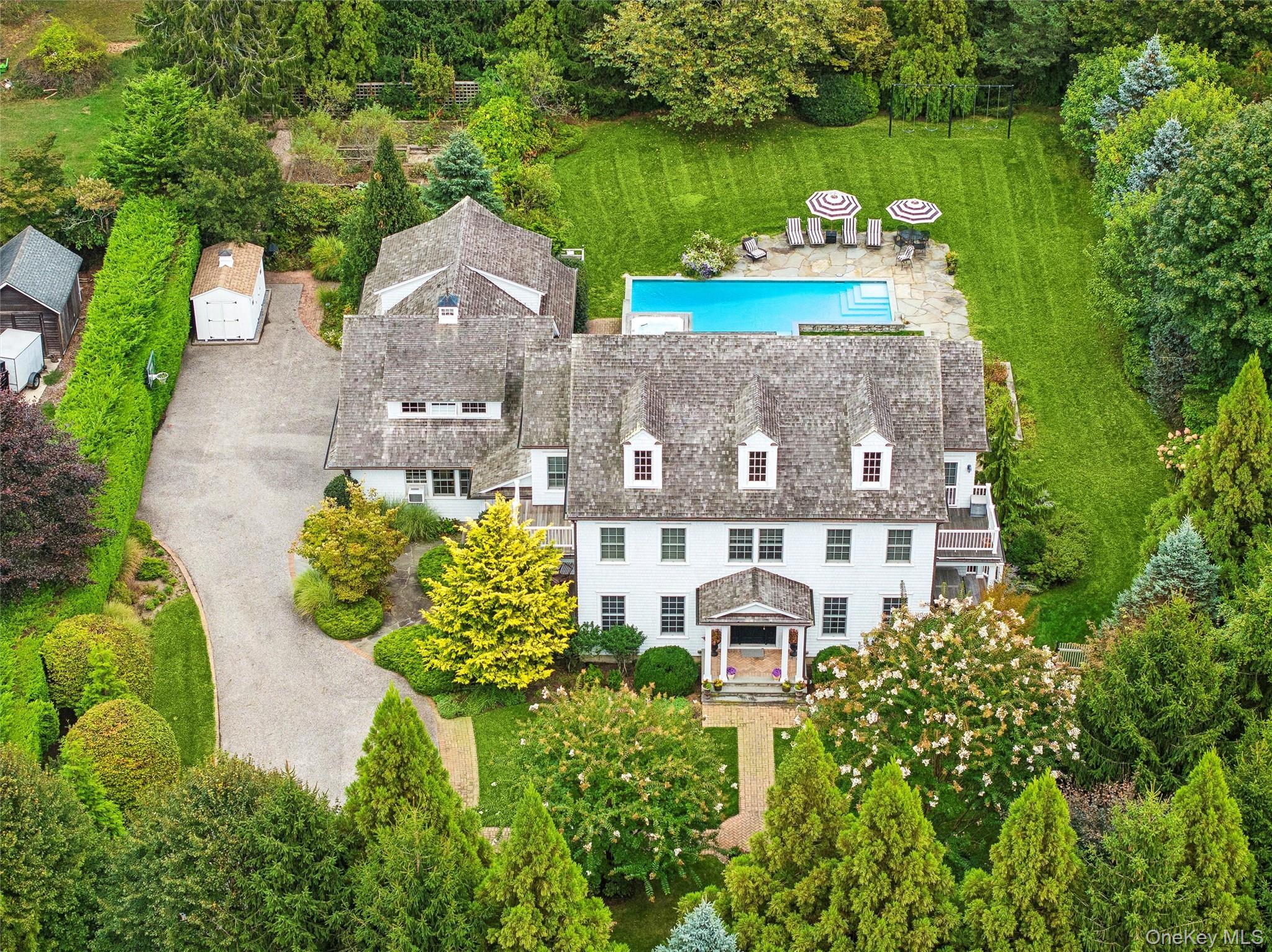 31 Paquatuck Avenue, East Moriches, NY 11940