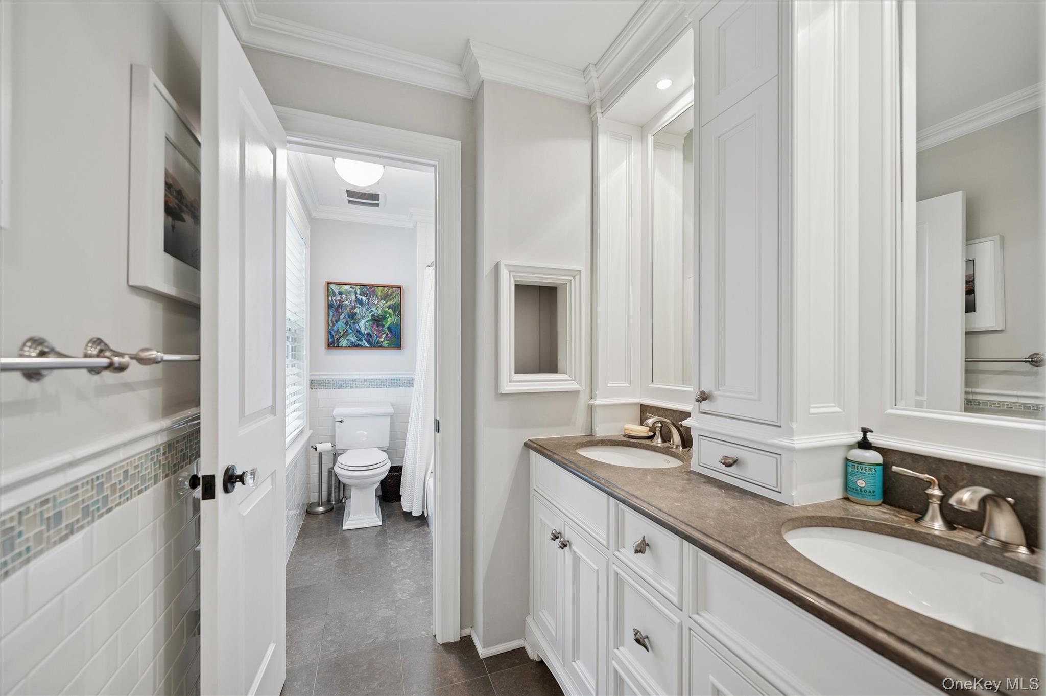 31 Paquatuck Avenue, East Moriches, NY 11940