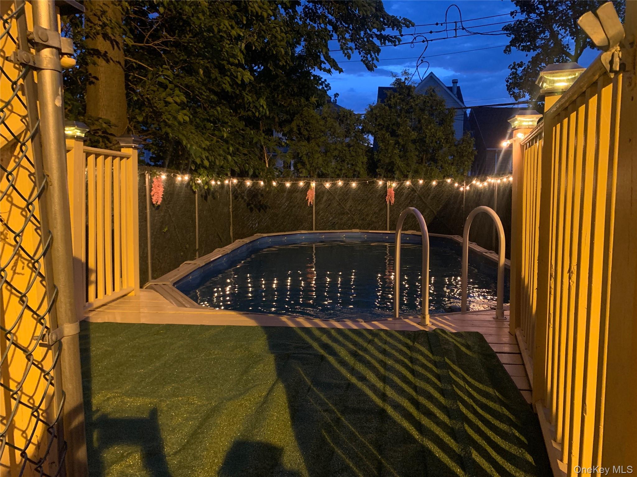 3252 Waterbury Avenue, Bronx, NY 10465