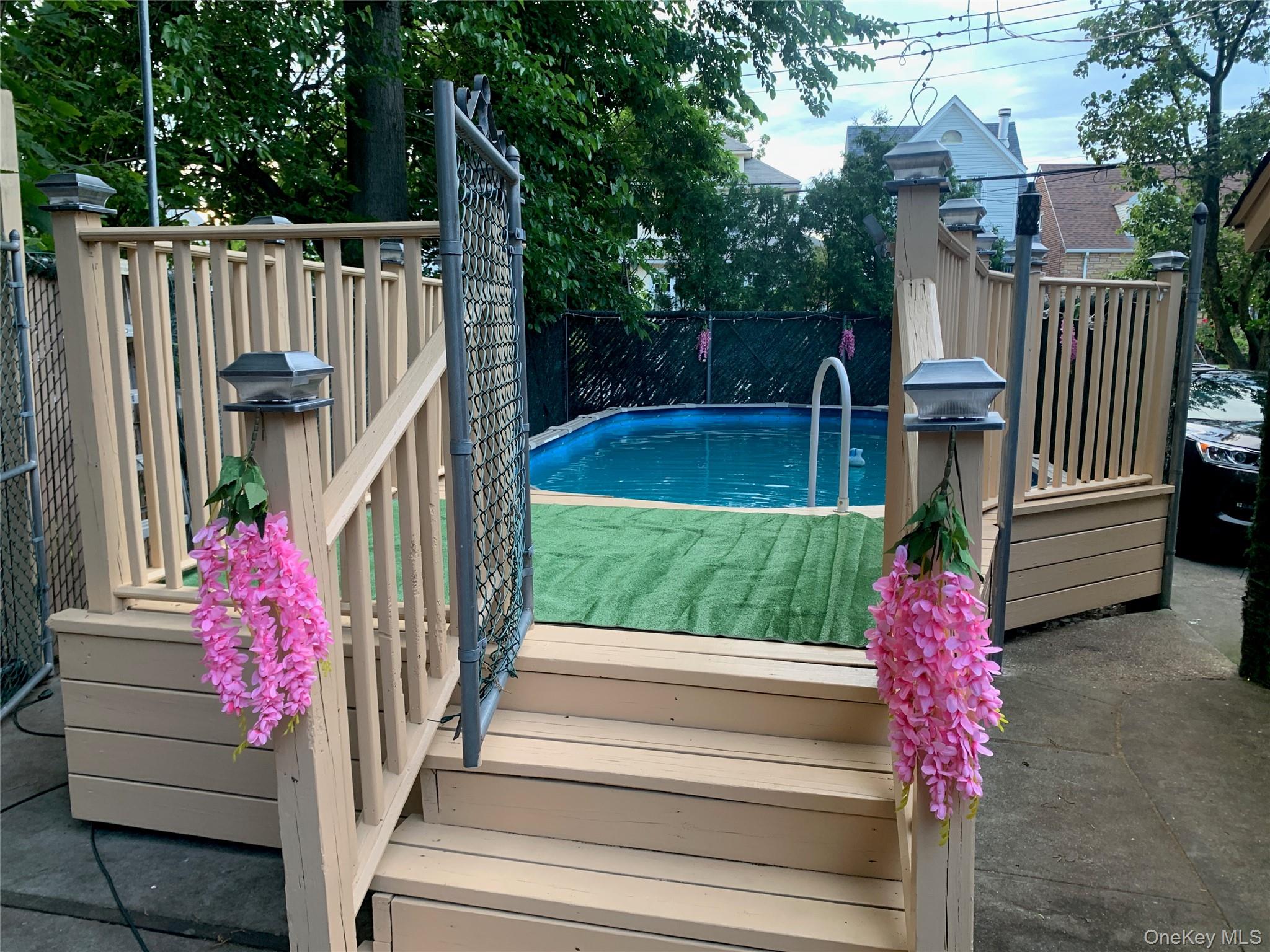 3252 Waterbury Avenue, Bronx, NY 10465