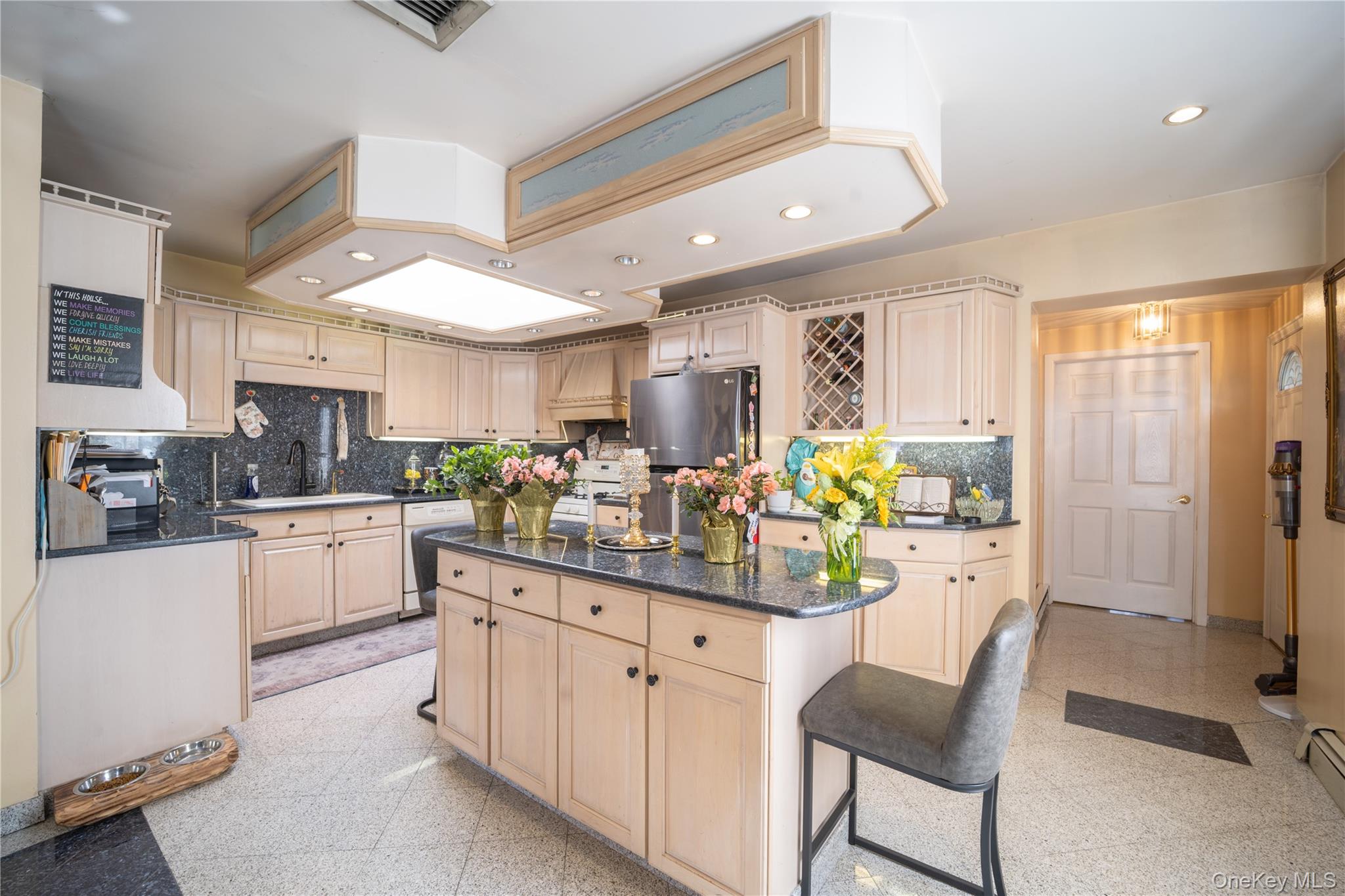 3252 Waterbury Avenue, Bronx, NY 10465