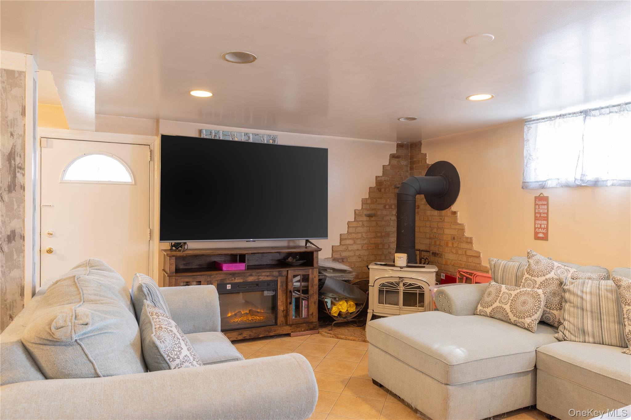 3252 Waterbury Avenue, Bronx, NY 10465