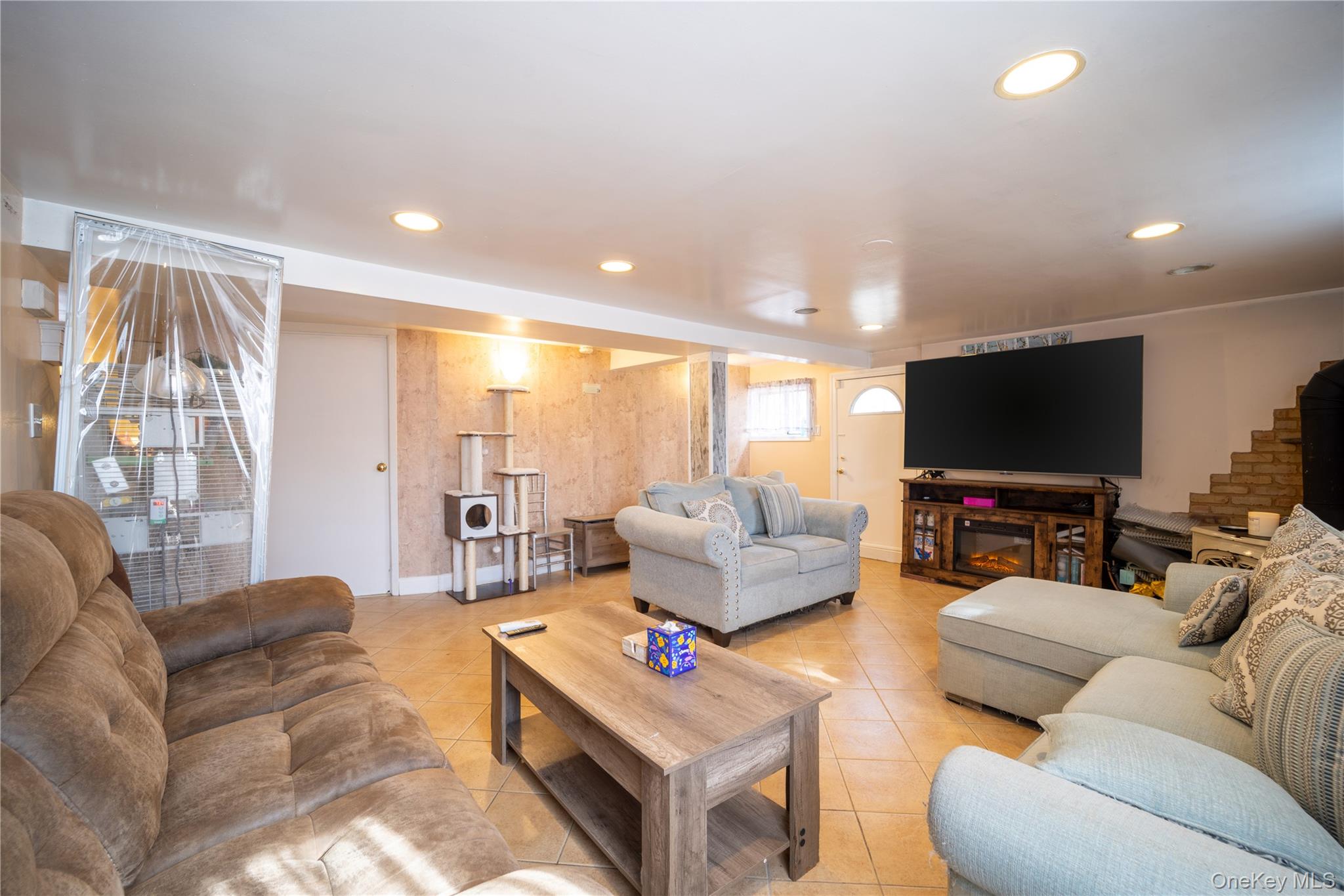 3252 Waterbury Avenue, Bronx, NY 10465