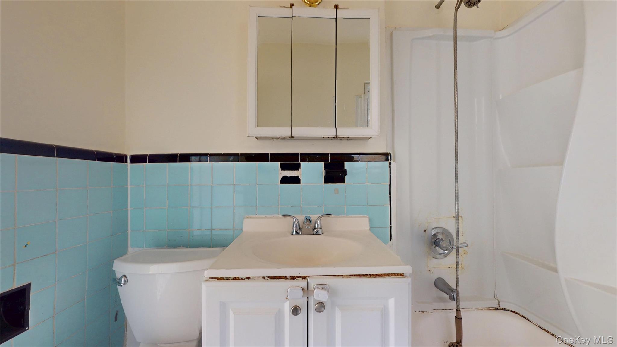 124-01 Hillside Avenue, Kew Gardens, NY 11415