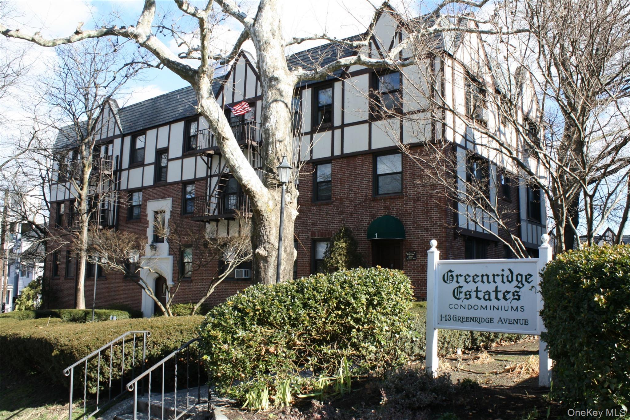 11 Greenridge Avenue # E1, White Plains, NY 10605