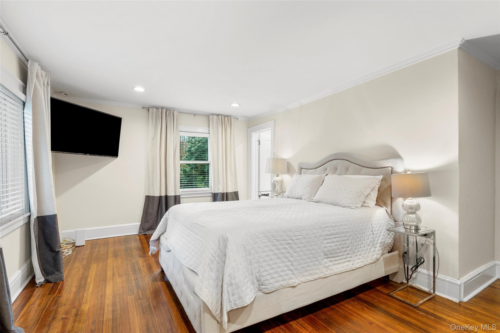 20 Elk Avenue, New Rochelle, NY 10804