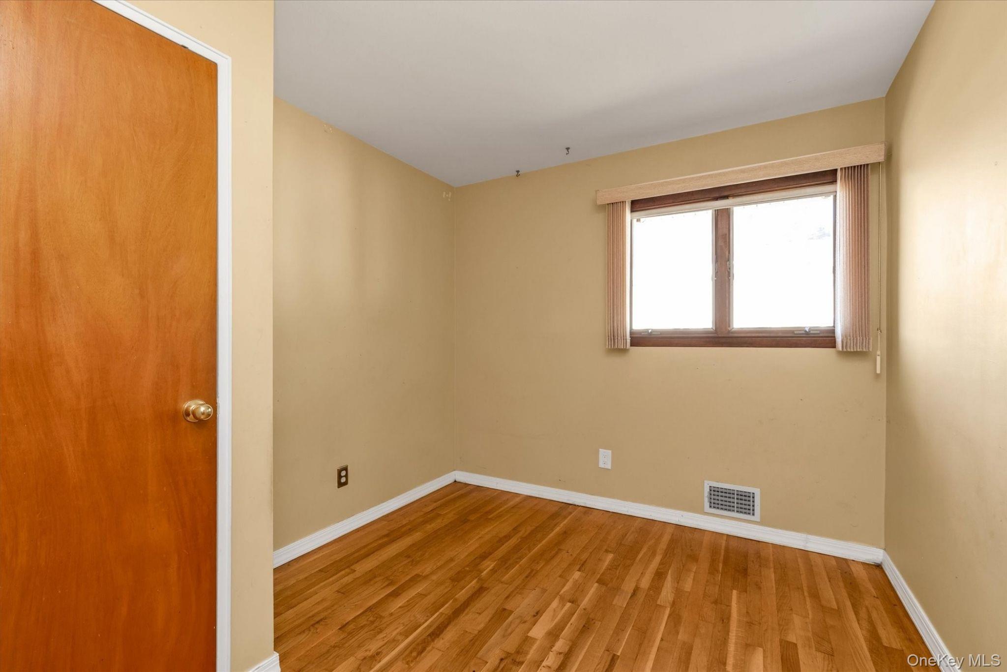 336 W 9th Street, Deer Park, NY 11729