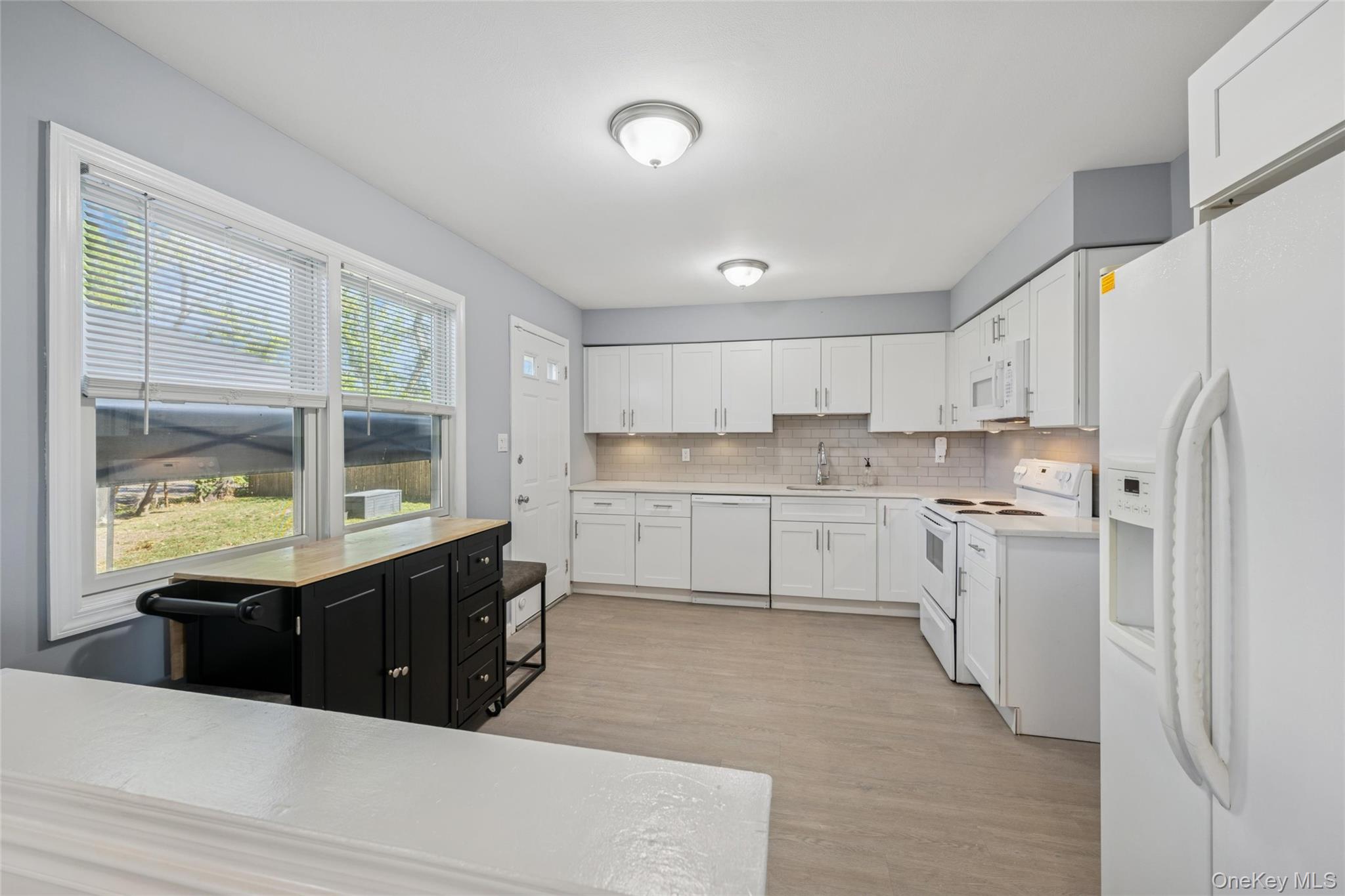 622 Old Country Road, Plainview, NY 11803