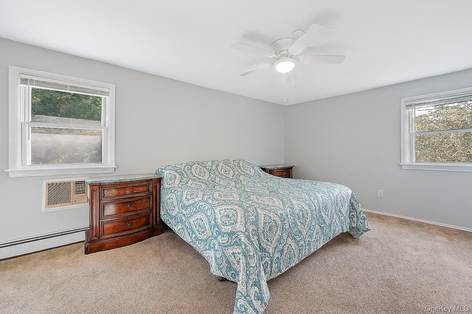 6 Stuyvesant Road, Oakdale, NY 11769