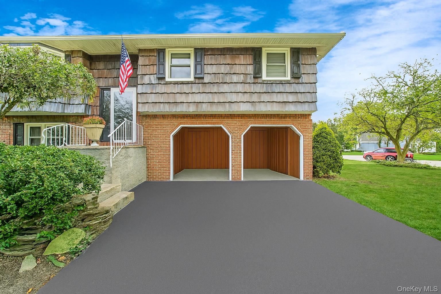 6 Stuyvesant Road, Oakdale, NY 11769