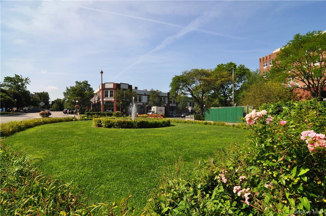 270 Bronxville Road # B43, Bronxville, NY 10708