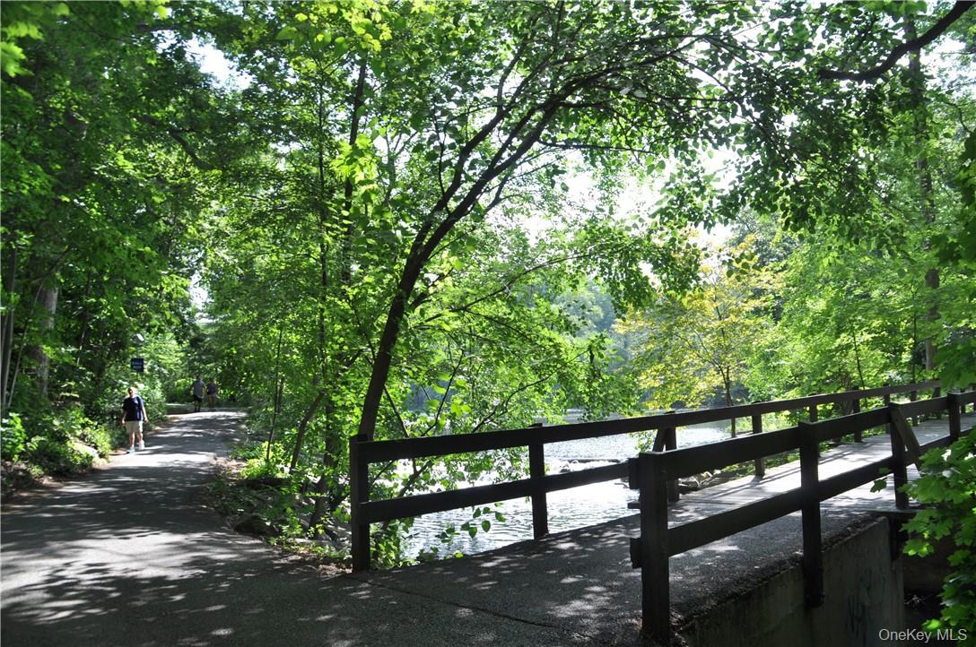 270 Bronxville Road # B43, Bronxville, NY 10708