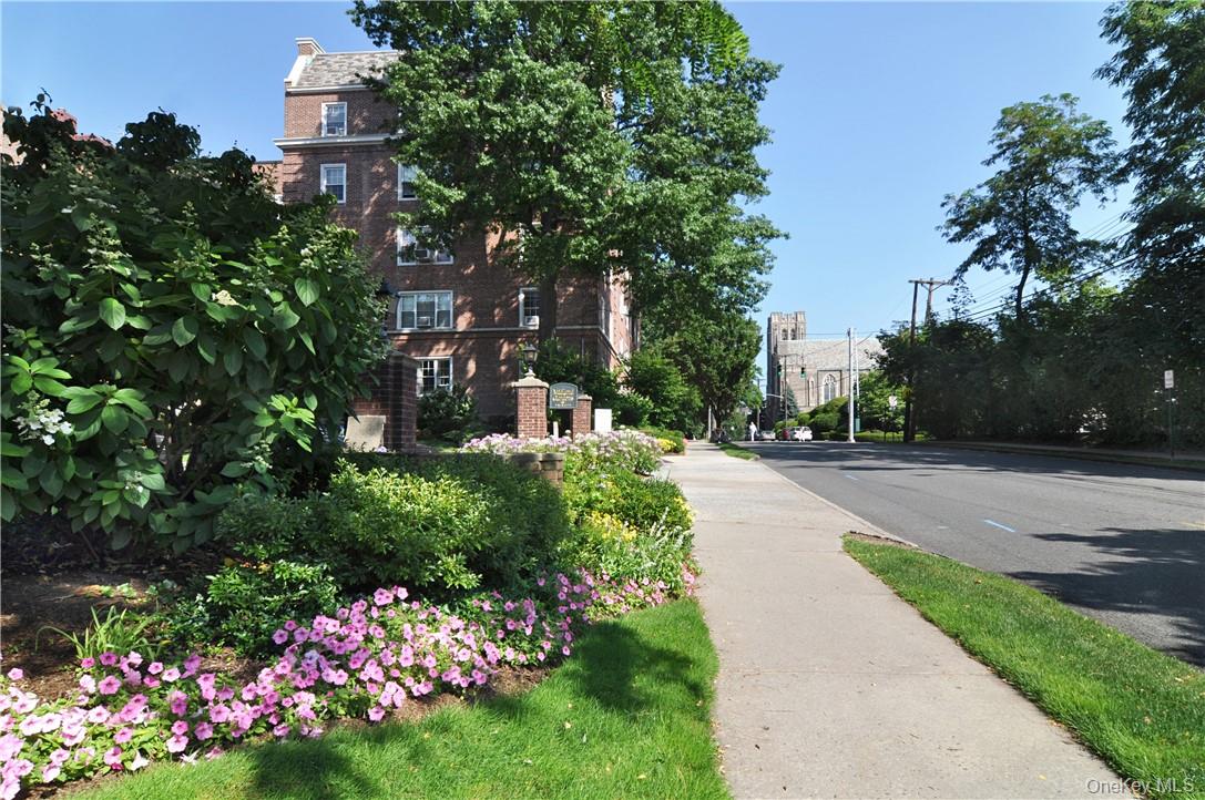 270 Bronxville Road # B43, Bronxville, NY 10708