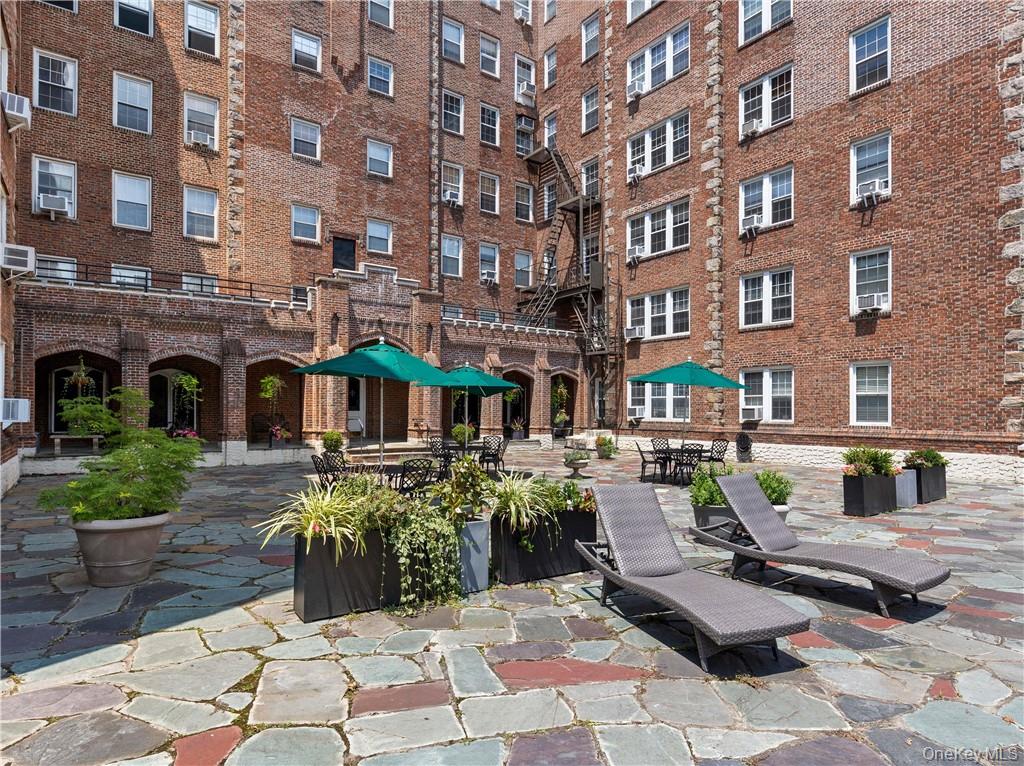 270 Bronxville Road # B43, Bronxville, NY 10708