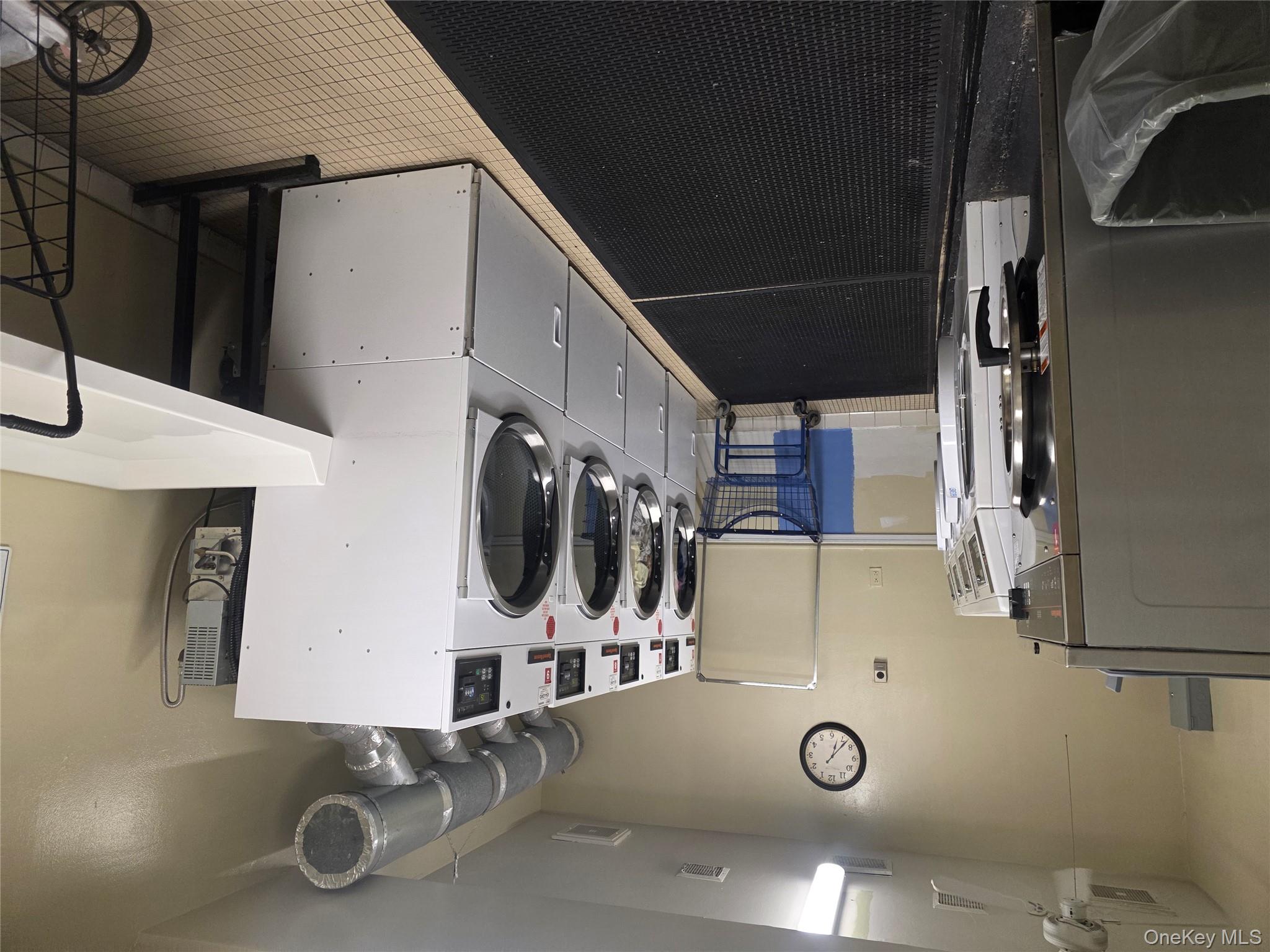 596 Broadway # 16B, Lynbrook, NY 11563